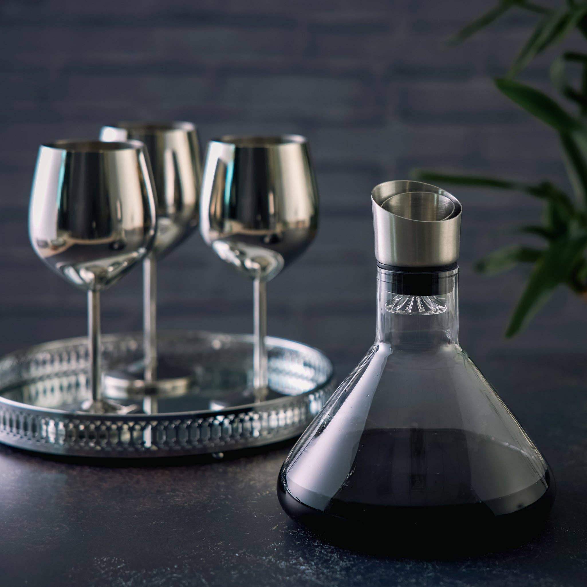 Oak & Steel - Red Wine Decanter with Aerator