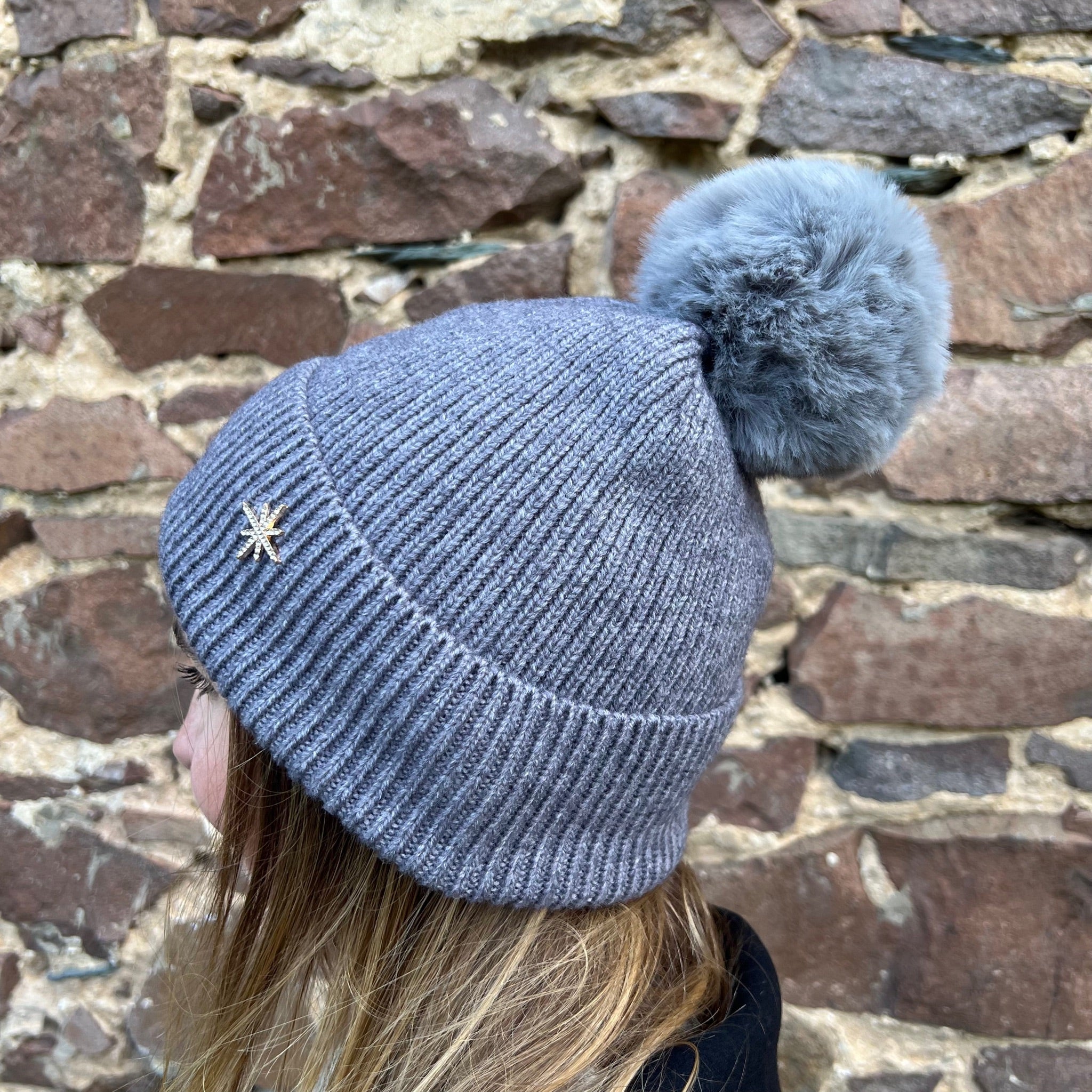 Zelly Pom Pom Hat Grey with Star