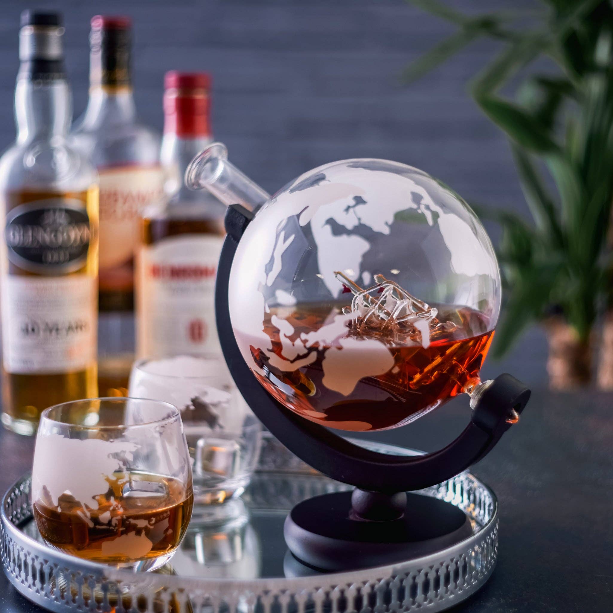 Oak & Steel - Globe Whiskey Decanter Set