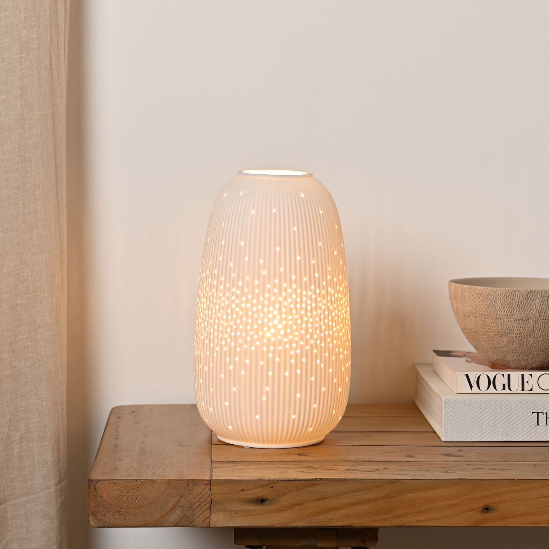 Hestia White Short Ribbed Table Lamp